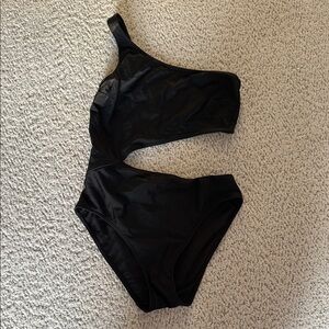 Abercrombie & Fitch One-Shoulder Black Swimsuit